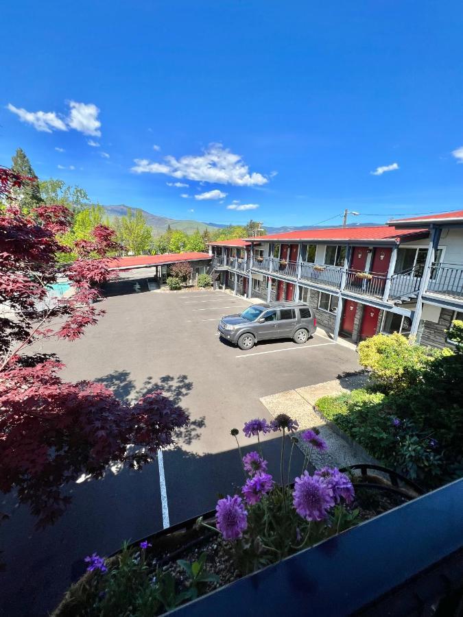 Timbers Inn And Suites Ashland Exterior foto
