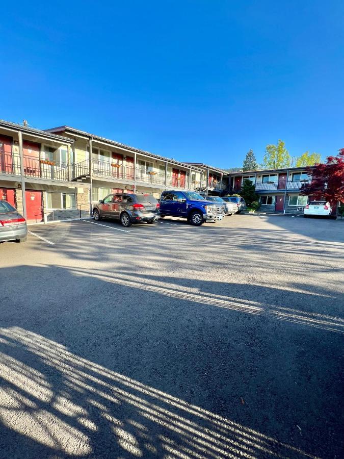 Timbers Inn And Suites Ashland Exterior foto